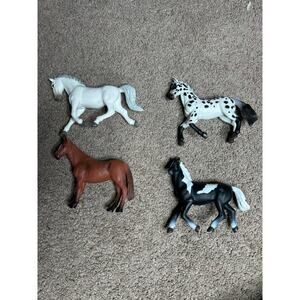 Terra by battat lot of 4 horses figures farm animal horse spotted
